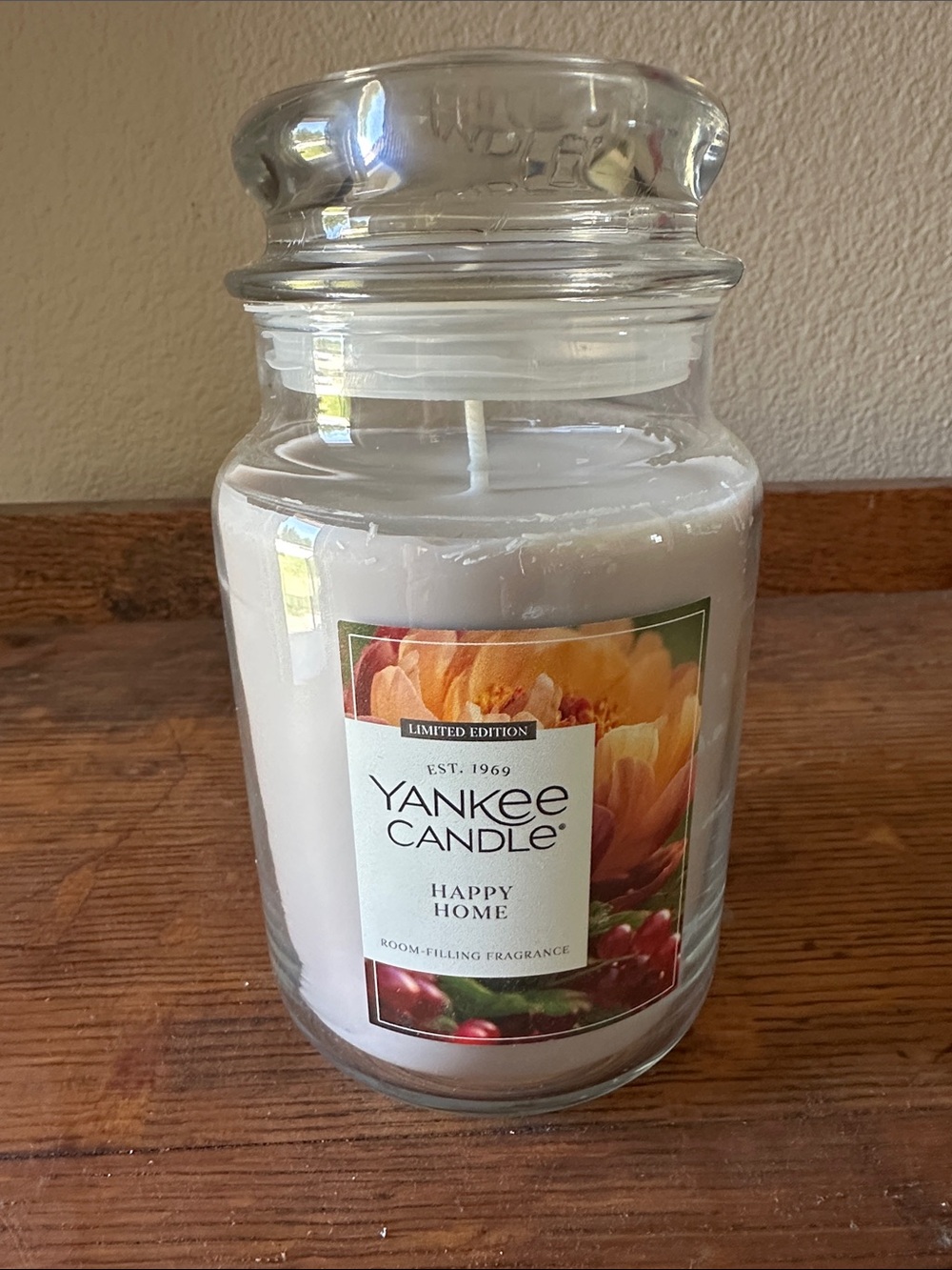 Yankee Candle White Jar Candle - Happy Home